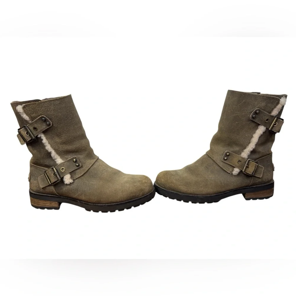 UGG women’s Niels II water resistant side zip moto Dove boots. Size 9.5 - Picture 3 of 11